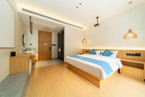 Imagen de la galería de Floral Luxury Xijiantang B&B, en Jingxian