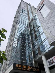 Το κτήριο όπου στεγάζεται  το διαμέρισμα