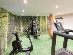 Fitness centrum a/nebo fitness zařízení v ubytování Mercure Strasbourg Centre Petite France