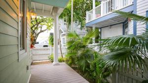 Zahrada ubytování Ecco Domani by AvantStay Gorgeous Home w Pool Balcony in Great Location Month Long Stays Only