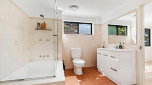 Un baño de 3 - 32 Binda Street Hawks Nest