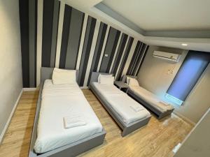 Khu vực ghế ngồi tại Paragon Inn