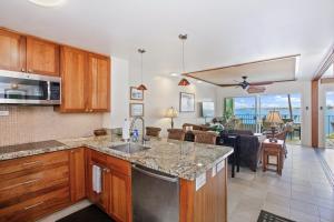 Kuchyň nebo kuchyňský kout v ubytování Alii Villas #229 condo + 15 fotografií
