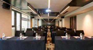 Khu vực hỗ trợ khách đi công tác/phòng hội thảo tại Ethos Hotel Wuhan Riverside