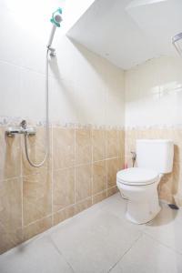 Ένα μπάνιο στο Fasco Palagan D2 Homestay Jogja +44 φωτογραφίες