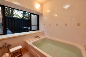 Billede fra billedgalleriet på HAKUBA Premium Ski Base - Private Onsen Villa i Azumino