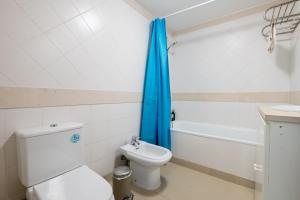 Koupelna v ubytování Caniço I By Trip2Portugal + 22 fotografií