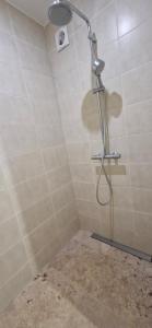 Ένα μπάνιο στο Studio aux Roches Fleuries