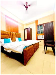 Fotografie z fotogalerie ubytování Hotel AV Ganges Varanasi - Walking Distance From BABA VISHWANATH TEMPLE #Wifi #Fully Air Conditioned & Spacious Rooms - Best Budget Hotel In Varanasi v destinaci Váránasí