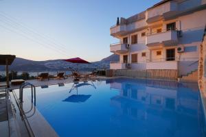 Πισίνα στο ή κοντά στο Kalkan Ayapa Hotel