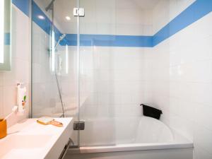 Koupelna v ubytování ibis Styles Strasbourg Stade de la Meinau + 85 fotografií
