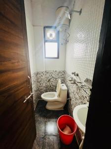 Koupelna v ubytování Hotel Blue Light - Sakrt Metro