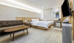 Televisyen dan/atau pusat hiburan di Hotel Pacific