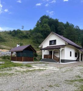 Το κτήριο όπου στεγάζεται  το διαμέρισμα