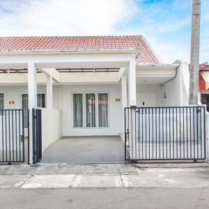 Το κτήριο όπου στεγάζεται  η παραθεριστική κατοικία