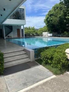 Bazén v ubytování Appartement 2 Chambres Tropical Sûr et Économique nebo v jeho okolí