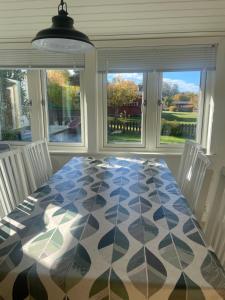 Fotografie z fotogalerie ubytování Charmigt Villa bredvid sjön Örlen v destinaci Tibro