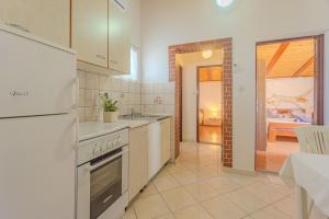 Η κουζίνα ή μικρή κουζίνα στο Janje