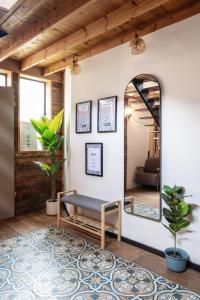 Fotografie z fotogalerie ubytování The Urban Chalet v destinaci Tel Aviv