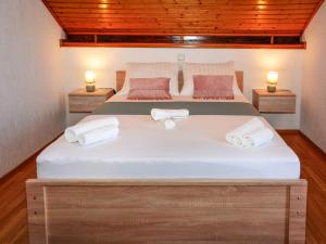 Postel nebo postele na pokoji v ubytování Holiday Home Nada by Interhome + 46 fotografií