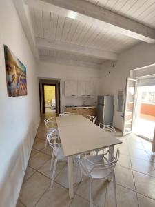 Η κουζίνα ή μικρή κουζίνα στο Casa Vacanza Da Nonna Carmela