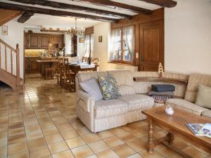 Posezení v ubytování Chalet Véronique by Interhome