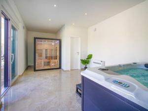 Fotografie z fotogalerie ubytování Holiday Home Villa Lea by Interhome v destinaci Jadranovo