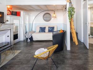 Η κουζίνα ή μικρή κουζίνα στο Apartment Le Grillon-2 by Interhome