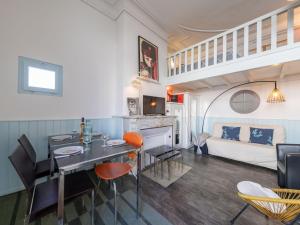 Χώρος καθιστικού στο Apartment Le Grillon-2 by Interhome +17 φωτογραφίες