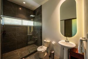 Un baño de Villa Marala