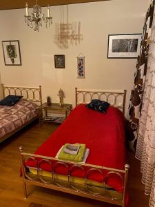 Postel nebo postele na pokoji v ubytování Crystal Room
