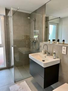 Koupelna v ubytování Möhnesee und Soest - in der Natur See&Soest + 23 fotografií