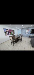 Imagen de la galería de Stunning Guaynabo Home with Private Pool Breathtaking Views, en Beverly Hills