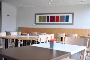 Χώρος καθιστικού στο B&B HOTEL Le Puy-en-Velay