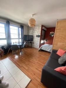 Posezení v ubytování Y&E - Gare SNCF - Cité Congrès - Centre - Parking