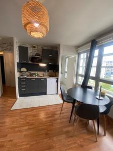 Kuchyň nebo kuchyňský kout v ubytování Y&E - Gare SNCF - Cité Congrès - Centre - Parking