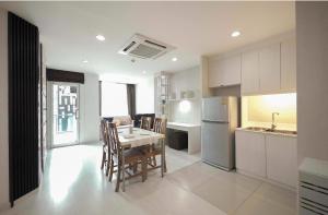 Kuchyň nebo kuchyňský kout v ubytování Nimman S Condo 60sqm with Pool Gym