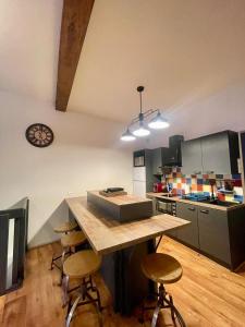 Kuchyň nebo kuchyňský kout v ubytování L'Industriel - Cathédrale Notre-Dame - Netflix + 19 fotografií