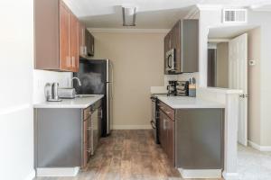 Gallery image of Blueground Campbell pool nr Campbell Park SFO-1945 in Campbell +19 photos