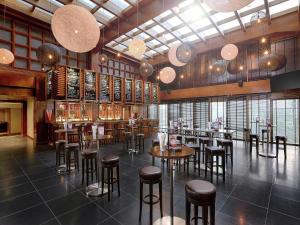Restaurace v ubytování Novotel Yangon Max