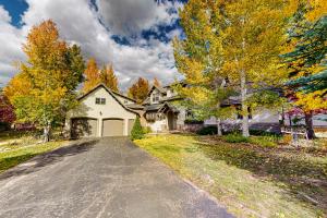 Το κτήριο όπου στεγάζεται  η παραθεριστική κατοικία