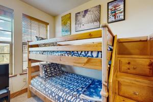 Giường trong phòng chung tại Red Quill Basecamp +17 ảnh