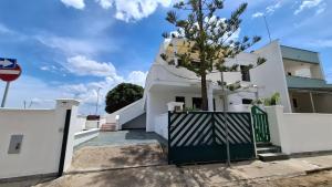El edificio en el que está el departamento