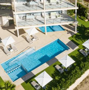 Bazén v ubytování Apartaments Posidonia nebo v jeho okolí