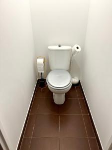 Ένα μπάνιο στο réf vrt Chambre à 10 min de Disneyland Paris