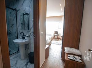 Un baño de Rwan pyramids view