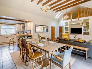 Una cocina o cocineta en 3 Bed in Kirriemuir 96317