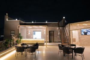 Χώρος καθιστικού στο La tuya pyramids view