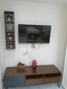 Et tv og/eller underholdning på غرفة فندقية