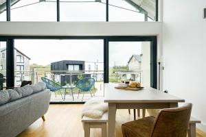 Posezení v ubytování Chalk Hill View OI26 Silverlake Dorset + 24 fotografií